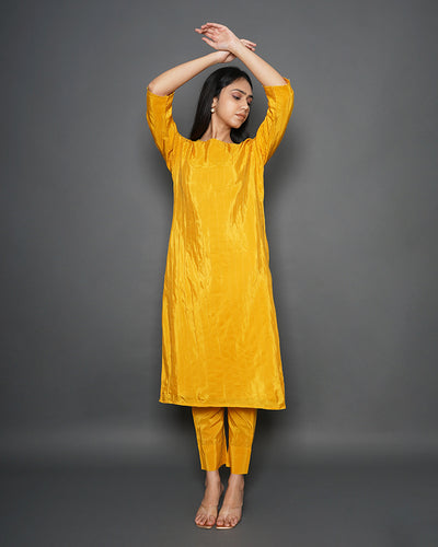 Bumble Bee Solid Summer Silk Kurta Set